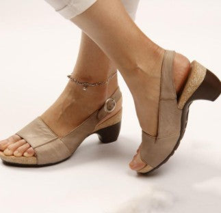 Medium thick sandals