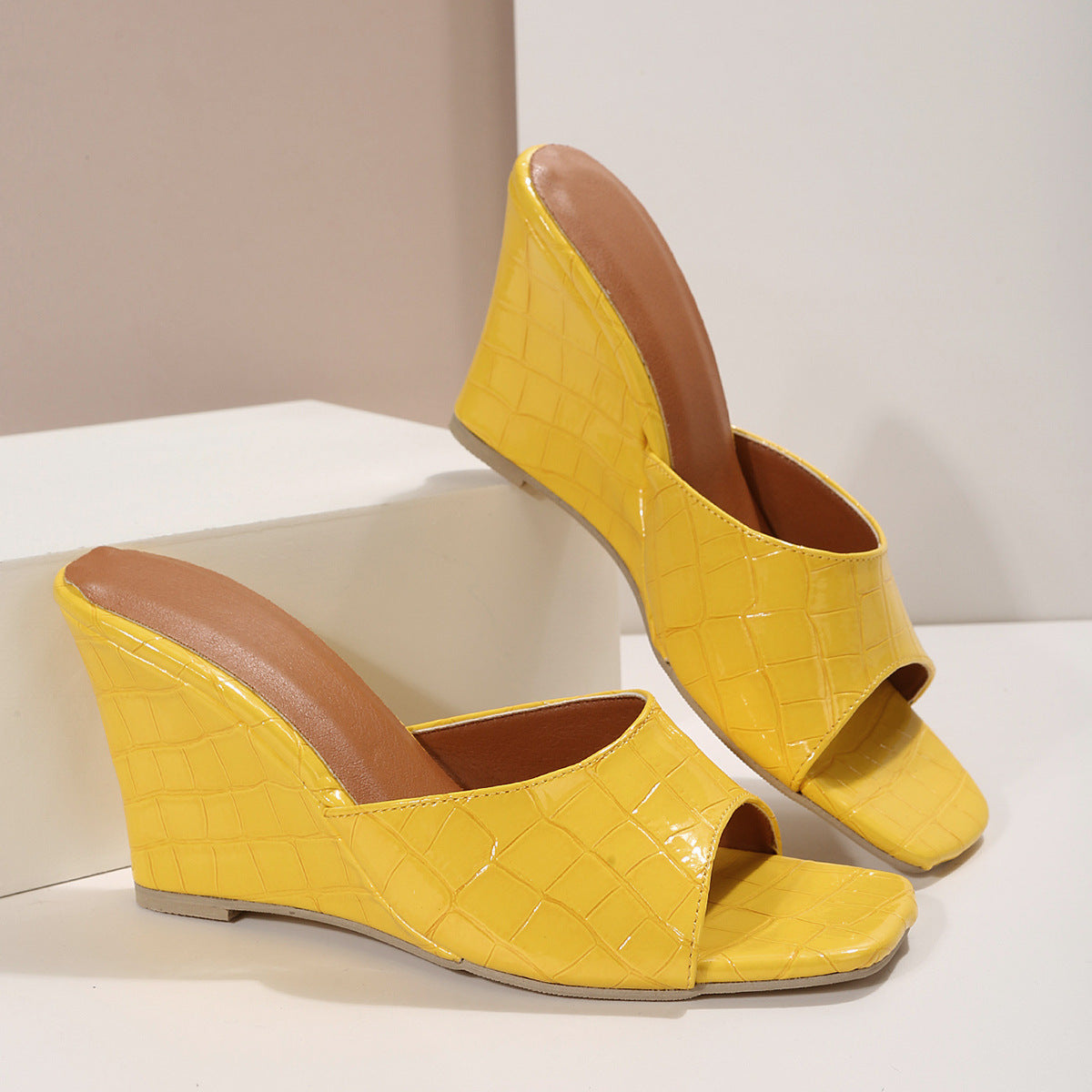 Mules à Talons Compensés Effet Croco