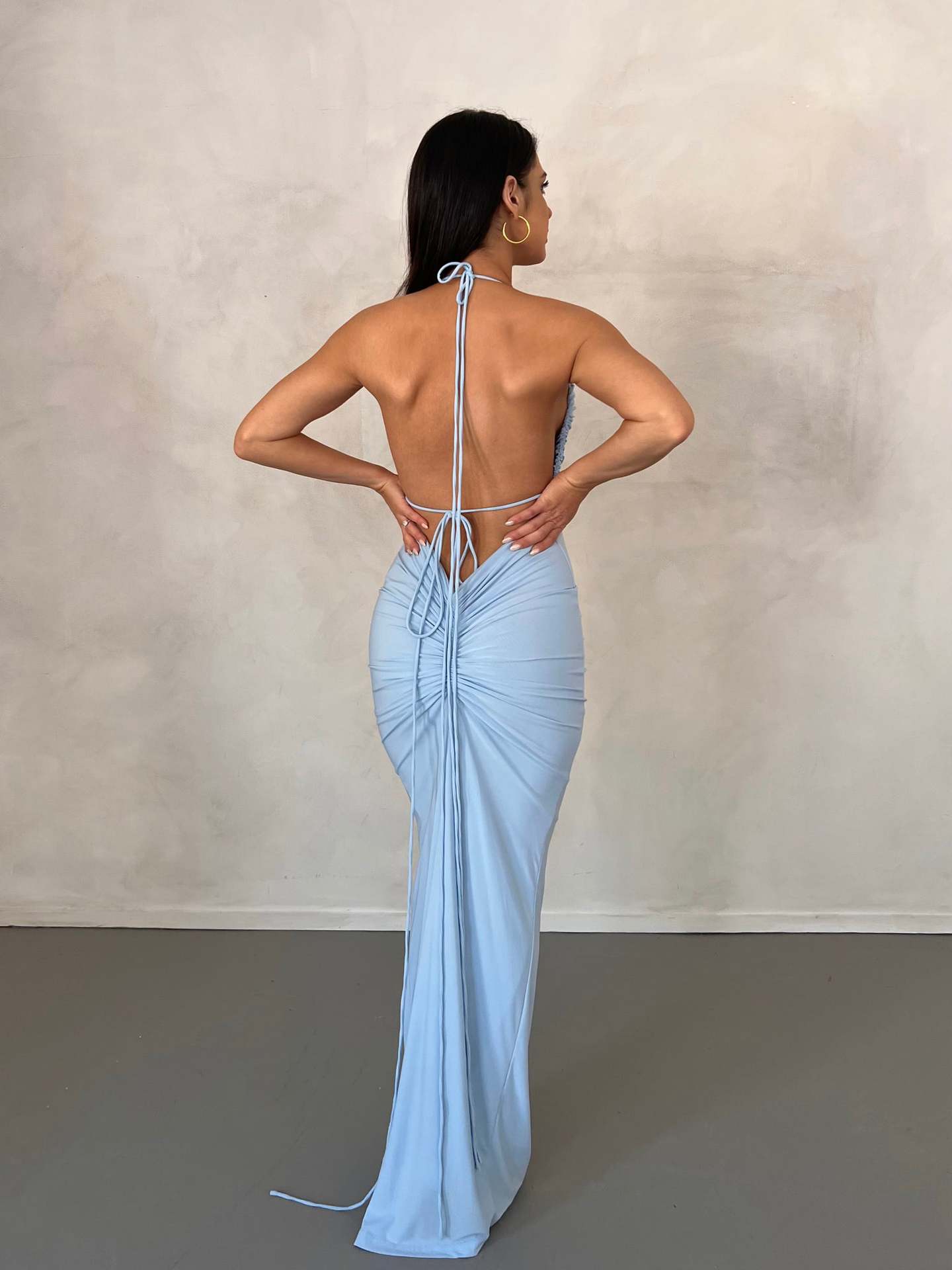 Robe Longue Élégante à Lacets